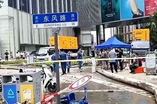 米兰app入口站官网-米兰(中国)排涝突击队在排涝现场
